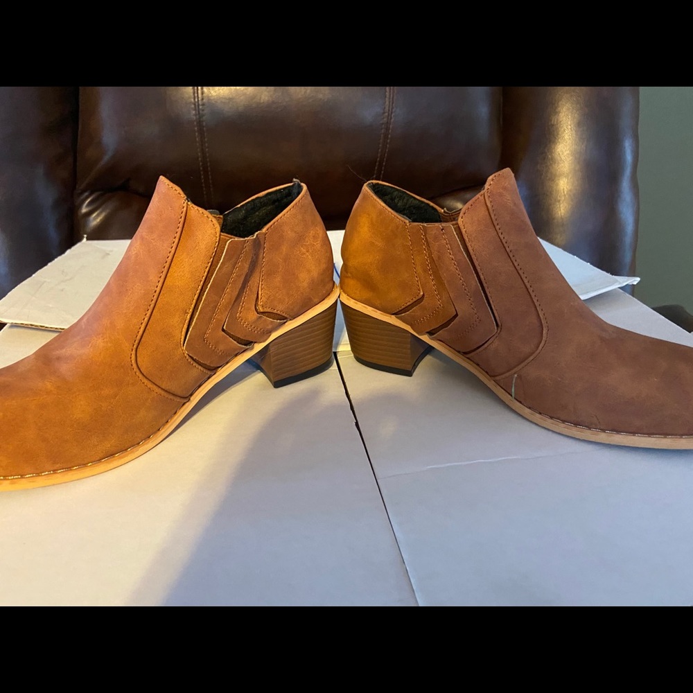 Ankle boots size 7-7.5